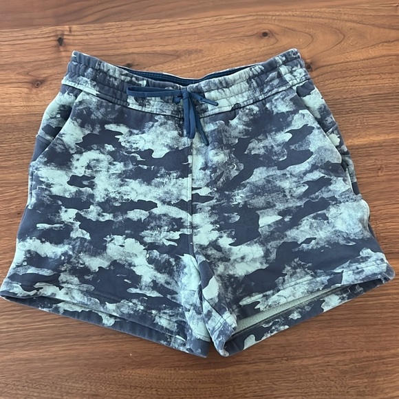 Lululemon Loungeful High-Rise Short 4" - Picture 3 of 8